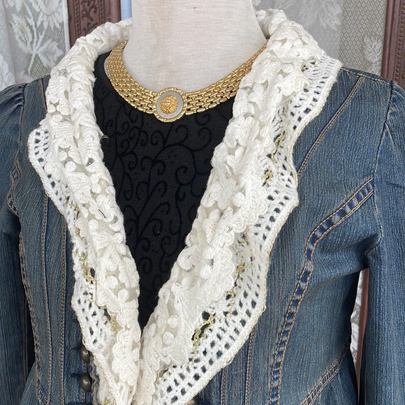 Vintage Inspired Cropped Jacket - Picture 2 of 9